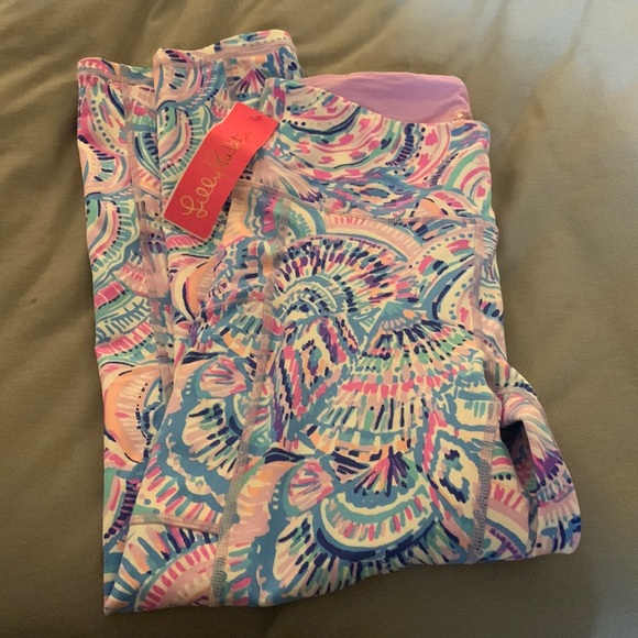 Lilly Pulitzer Pants - NWT Lily Pulitzer Weekender High Rise Midi Leggings - Size M